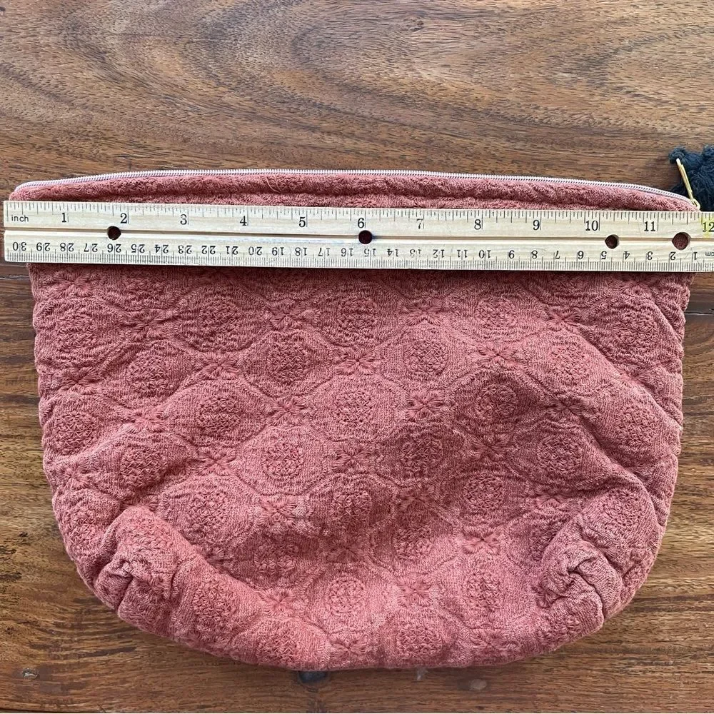 Madam Stoltz Quilted Textured Linen and Cotton Toiletry Bag NWOT